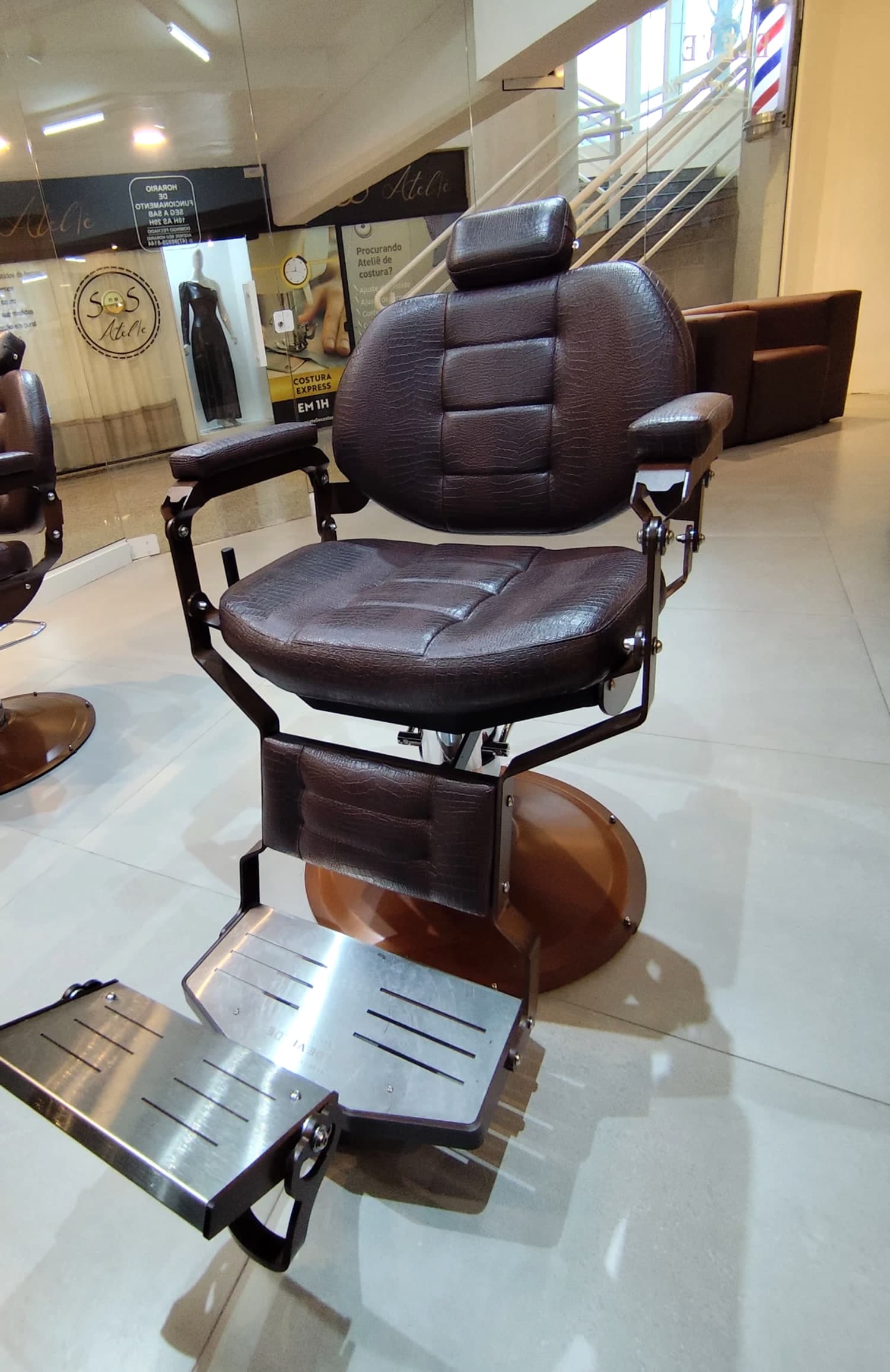 Cadeira de barbeiro da Eleve Barbearia